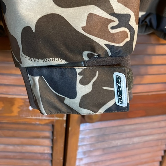 Drake 1/4 zip pullover - Picture 3 of 6